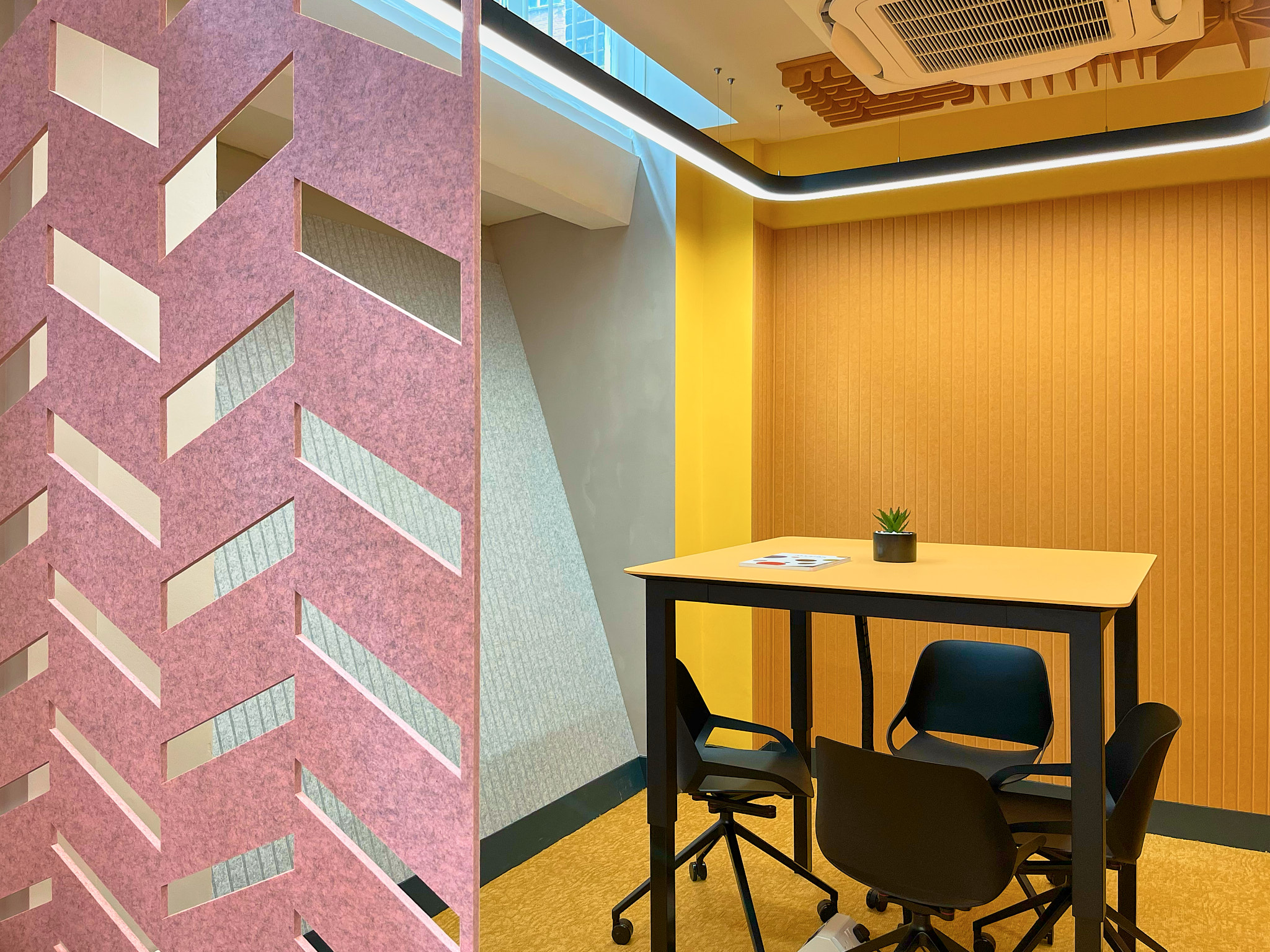 Open acoustic office space