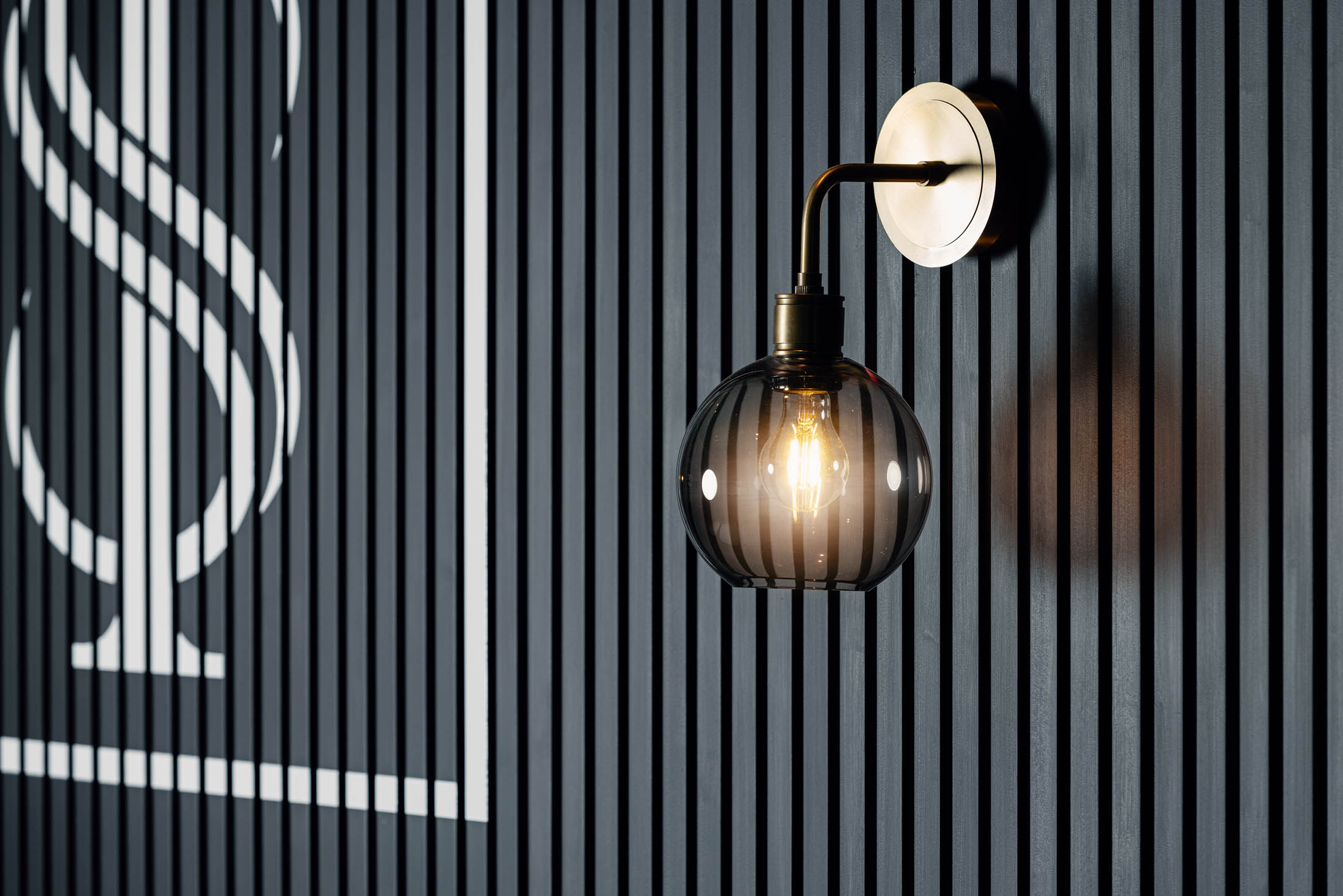 Feature wall lighting detail